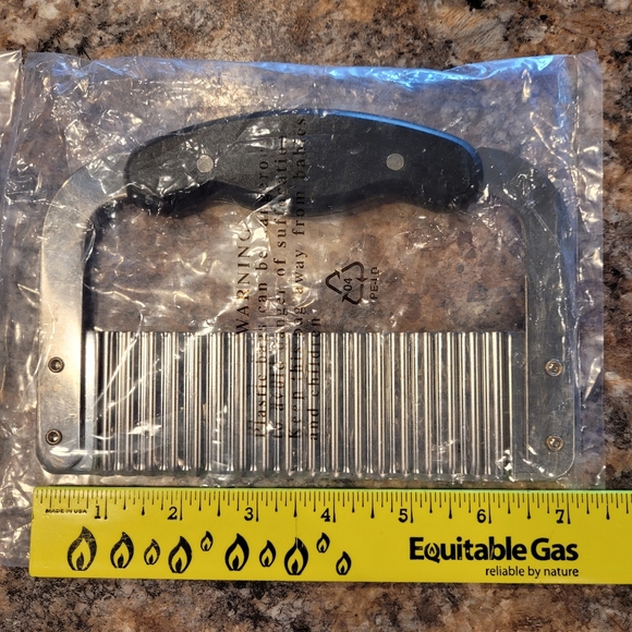 HIC Kitchen Crinkle-Cut Wave Slicer French Fry Vegetable Cutter Stainless Steel - Picture 2 of 3